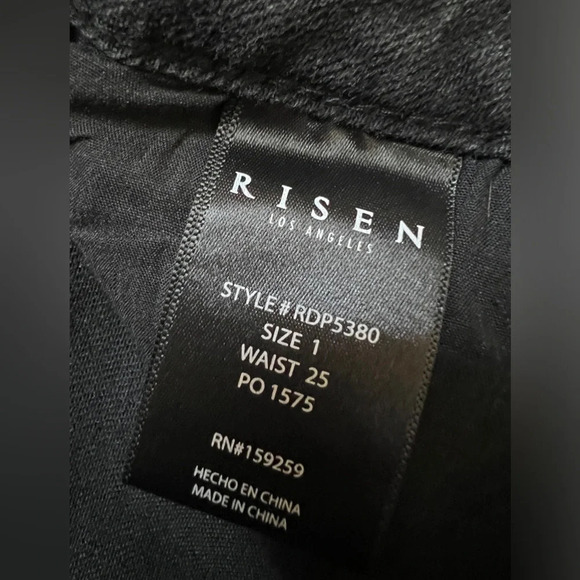 Risen Rhinestone Charcoal Straight Distressed Jean - Size 1/25 - Picture 13 of 14